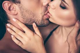 Never You Kiss Without Knowing This Kissing Is No Doubt One Of The Loving Ways To Show Affection But What Many M Kissing Facts French Kiss Benefits Of Kissing