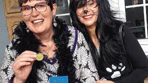 Donaueschingen: Szenen am Rande des Fasnetgeschehens: Warum der OB sehr  spendabel ist und mehrere Hansel und ein Gretle in Tübingen gesichtet  wurden