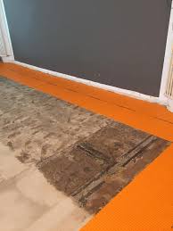 Auch auf holzböden und spanplatten können fliesen verlegt werden. Entkopplungsmatte Funktionsweise Und Anbringung