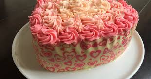 Tout le monde a l'habitude de faire un gâteau au. Recettes De Creme Au Beurre Et De Gateau D Anniversaire