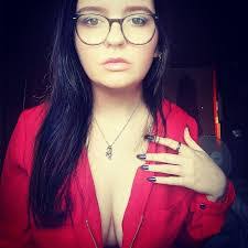 Kira Dunn's Instagram, Twitter & Facebook