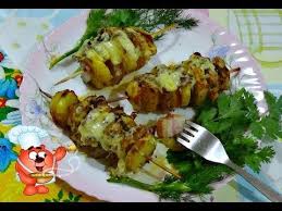картошка гармошка с беконом в духовке рецепт с фото Kartoshka S Bekonom V Duhovke Kartoshka Garmoshka Na Shpazhkah Youtube S Izobrazheniyami Idei Dlya Blyud Bekon Kartoshka