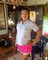 โลกออนไลน์แชร์คลิป พระมหาเทวีเจ้า แห่งเมืองทิพย์ เดินสยามพารากอน โบกมือให้แฟนคลับวัยรุ่นที่รอต้อนรับเนืองแน่น Zweq795yugpq M