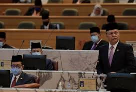 Belanjawan 2020 telah dibentangkan di parlimen oleh menteri kewangan yb lim guan eng pada hari jumaat empat teras utama belanjawan 2020 termasuk: Penjawat Awam Johor Terima Setengah Bulan Bonus Minimum Rm1 000 Astro Awani