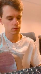 Je sort ma première chanson depuis 4ans dimanche. Elle s’appelle « La  raison », je suis super excité à l’idée de vous la partager 🥹