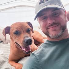 Uno Mas… The Last Dance for Dustin Poirier is officially upon us. The  hometown hero looks to go out with the BMF belt as he faces Max Holloway 🚨  Loft18 will be