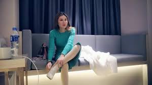 男魔小天探花高颜值绿色长裙御姐，掰穴舔逼近距离拍摄站立侧入后入大力猛操-The AV Porn