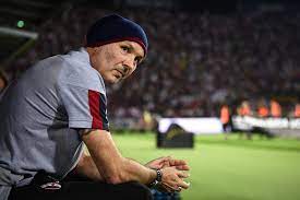 Find the perfect sinisa mihajlovic stock photos and editorial news pictures from getty images. Sinisa Mihajlovic Prvi Put U Javnosti Posle Korone Video