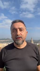 QUAN EL CEL ES TORNÀ NEGRE, 🧹🪣 Una història escrita en fang que amb la  pluja no esborrarà., Amb La Maria, Pep Botifarra, Noèlia LLorens “Titana”,  Miquel Gil i Vicent Torrent., Nou tema i videoclip, ...