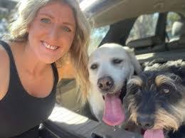 Anna Passmore's Instagram, Twitter & Facebook