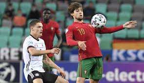 Portugal soma seis pontos e assume a liderança isolada do grupo d mas ainda não tem assegurada a passagem aos quartos de final, precisando de, pelo menos, um empate no. U21 Em Finale Deutschland Feiert Nach Sieg Gegen Portugal Titelgewinn Liveticker Zum Nachlesen