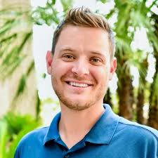 I love running into friends at events! PCB Conference 2024 is full of  familiar faces & energizing conversations. If you're here, come say hello! 