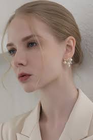 Bree White Pearl Earrings White