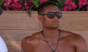Angry Love Island fans brand Hull's Danny as 'trash' for dumping 'classy'  Yewande