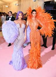 Jenner arrived at the famed steps of anna wintour's annual bash, which. Met Gala 2019 Kylie And Kendall Jenner Completely Nailed The Camp Theme