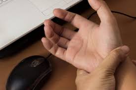 Cegah Sindrom Carpal Tunnel Saat Bekerja Dari Rumah Halaman All Kompas Com
