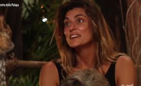 In attesa di andare in onda all'isola dei famosi 2021, ecco la sobrietà delle ex naufraghe elisa isoardi e drusilla gucci insieme con l'. Isola Dei Famosi Elisa Isoardi Contro Brando Giorgi Lui La Smonta Come Leader E Lei Sbotta Il Tempo
