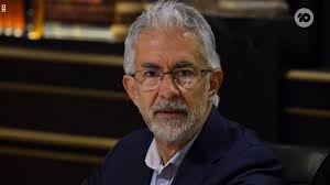 The Verrader's Map: Analyzing Three Versions of The Traitors