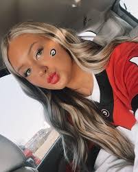 Danielle Prater's Instagram, Twitter & Facebook