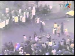 12 avril 202013 novembre 2020. 21 Decembrie 1989 Ciocniri Intre ManifestanÅ£i Si ForÅ£ele De Ordine In PiaÅ£a UniversitÄÅ£ii Youtube