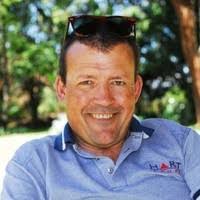 Andrew Thom's Instagram, Twitter & Facebook