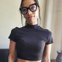 Nina Thorne's Instagram, Twitter & Facebook