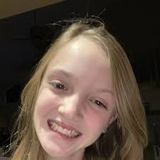 Alicia Quackenbush's Instagram, Twitter & Facebook