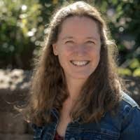 Julie Yates's Instagram, Twitter & Facebook