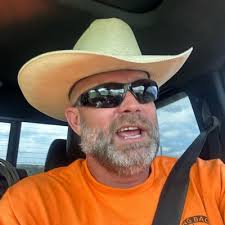 Mining could be be the loneliest team sport out there....... Everyone is  working together but rarely do we get to have longer conversations to chat.  It's always great to find a piece