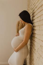 Massage femme enceinte prénatal - Lena Tamic Doula