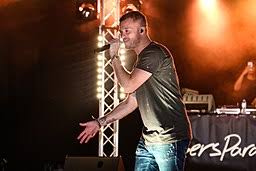 De vries, zijn eigen beveiliging en uiteraard de politiek. Gers Pardoel Birthday Age And Zodiac