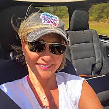 How difficult is it to get a ferry ticket from Ft Morgan to Dauphin Island 