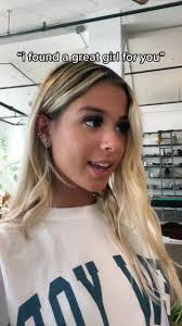 Noelle Lamb's Instagram, Twitter & Facebook