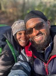 I enjoy hiking Alum Cave. I DON'T enjoy being a den mother for adult Cub  Scouts with bad manners. Pick it up, people... I'm assuming it want anyone  from this page. Maybe