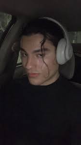 Robin Fernandez (@red_robin_yum_)