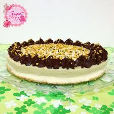 Sfornate il kranz di natale allo zafferano, pistacchi e cioccolato bianco e fatelo raffreddare su una gratella per dolci prima di servirlo, spolverandolo, se gradite, con zucchero a velo. Tutorial Cheesecake Al Pistacchio E Cioccolato Bianco Sugarmania
