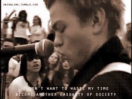 I don't need to hurt. Sum 41 Gifs Wifflegif