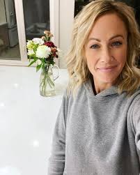 Why does a wave in my hair put such a spring in my step? 🤸🏻‍♀️ #bouncy  #gotmyhairdid