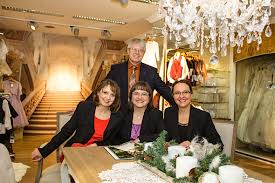 Accessoires und brautkleider im oberpfälzischen neustadt. Bekleidungshaus Seeg Seeg