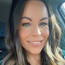 Podrías hacer una película sobre esto Llámalo, "No hay lugar a donde ir  para viejos"