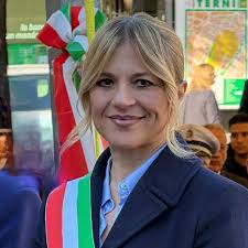 ANataleregalatiOrvieto, il servizio di Tg2 costume e società. Grazie a Daniela  Colucci per l'attenzione che riserva spesso alla città di #Orvieto Paola  Agabiti Urbani