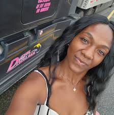 What is a chill bar in Atlanta that plays 90s and early 2000 music?