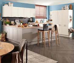 Here are great ideas and inspiration for how to creat landhaus style in your home decor. Dein Kuchenstudio Vor Ort Kuchen Von Hoffner Auch In Deiner Nahe