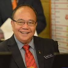 Hj wan junaidi tuanku jaafar, menteri pembangunan usahawan dan koperasi mengumumkan pembayaran dividen 14% anggaran sebanyak rm406 juta kepada anggotanya berjumlah 842,847 untuk tahun kewangan berakhir 31 disember 2019. Dato Sri Dr Haji Wan Junaidi Bin Tuanku Jaafar Home Facebook