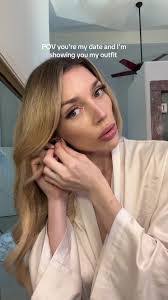 Heather Wehr's Instagram, Twitter & Facebook