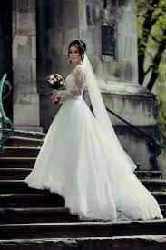 Obtain Ideas For Your Very Own Wedding Dress With Our Massive Wedding Dress Illustrations Or Photos A Wedding Dress Catalog Top Wedding Dresses Wedding Dresses