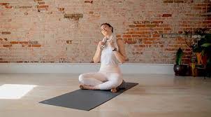 The instructor, lj, uses the vinyasa flow style of yoga, which places strong emphasis on connecting the breath with the yoga poses. Free Online Yoga Videos And Classes Yoga Download