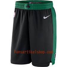 We stock the latest and most popular celtics apparel including swingman & replica jerseys, tees, hats, hoodies, and accessories. Nba Boston Celtics Herren Shorts Schwarz 2018 19 Nike Swingman