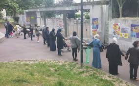 Les pickpockets, cambrioleurs et voleurs y voient une véritable aubaine. A Saint Denis La Chaine Humaine Contre Le Trafic De Drogue S Est Distendue Le Parisien