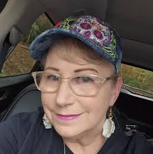 Should we buy tickets or wristbands for Knoebels Hallo Fun?